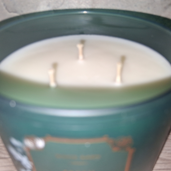 Bath & Body Works/ White Barn FRESH BALSAM 3-Wick 14.5oz. Candle NEW - Picture 2 of 3